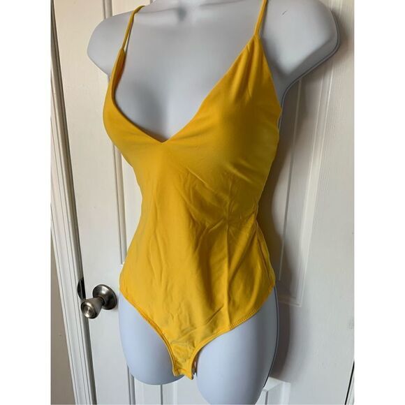 Fashion nova, yellow leotard size m body suit thong - Picture 1 of 4
